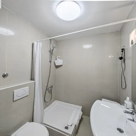 Apartment With Parking Space - 20700